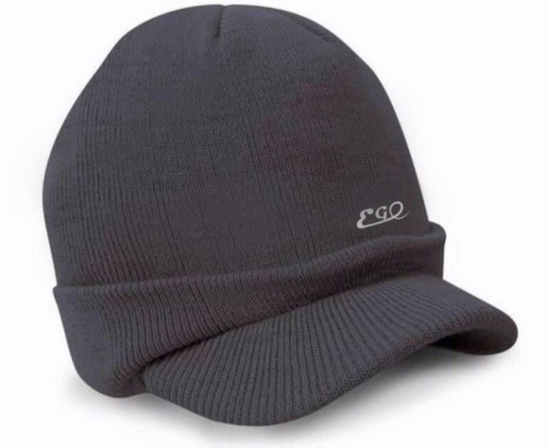 Czapka zimowa z daszkiem Beanie (4)