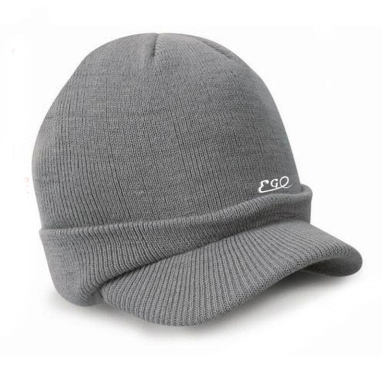 Czapka zimowa z daszkiem Beanie (2)